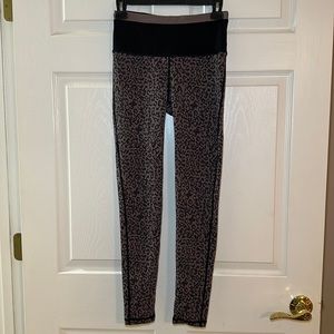 Mono B Women’s Leopard Print High Rise Leggings size‎ Small